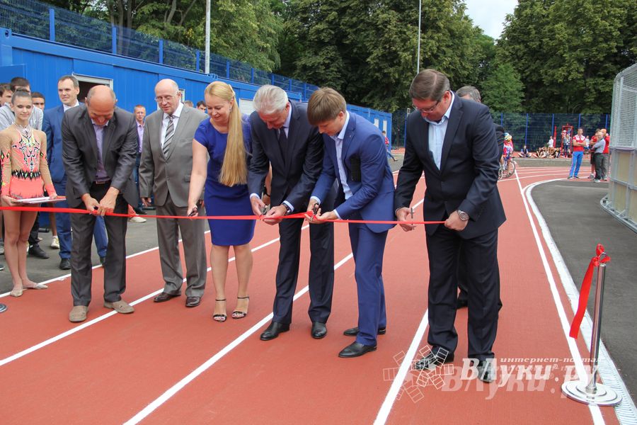 Открытие физкультурно-оздоровительного комплекса в Великих Луках (фото)