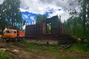 В Великих Луках сносят барак (ФОТО)