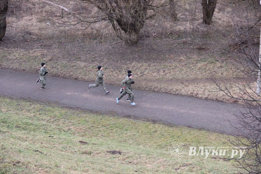 В Великих Луках проходит открытая военно-патриотическая игра «Юнармия-Великие Луки-2020» (ФОТО)