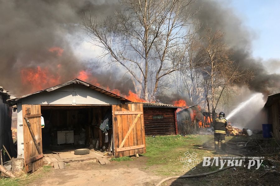 Пожар в проезде Нелидовском (ФОТО; ВИДЕО)