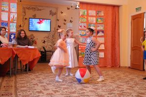 «Красота Божьего мира» в рисунках дошколят Великих Лук (ФОТО)