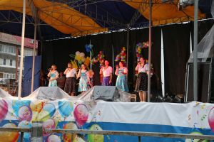 Андрей Турчак встретил День города Новосокольники вместе с жителями под проливным дождем (ФОТО)