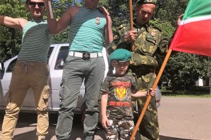 «Злёные береты» в Великих Луках отмечают 100-летие Пограничной службы (ФОТО)