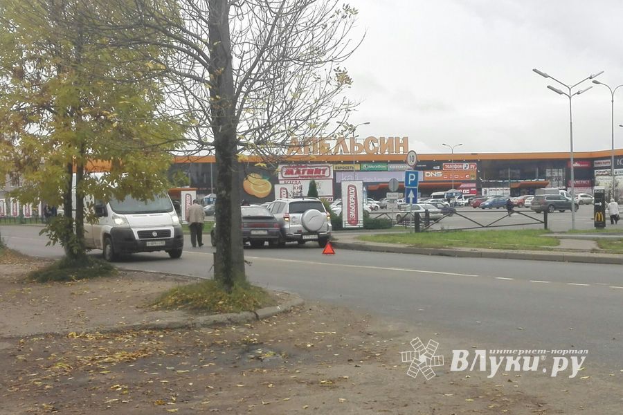 В Великих Луках произошло ДТП (ФОТО)