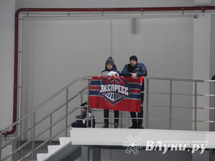 В Великих Луках сторатовал Открытый Чемпионат города по хоккею (ФОТО)