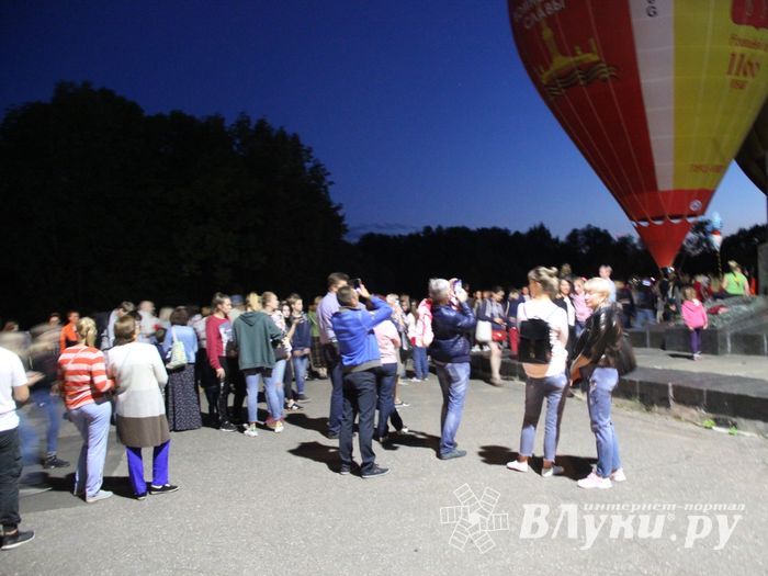 Огненные шоу состоялись над Ловатью (ФОТО)