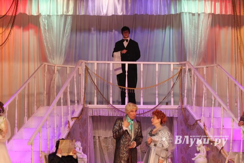 Великолукский драмтеатр познакомился со зрителями Старой Руссы (фото)