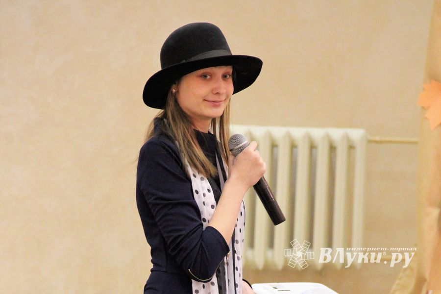 Зачем самых младших учеников 13-й школы испачкали мелом (ФОТО)