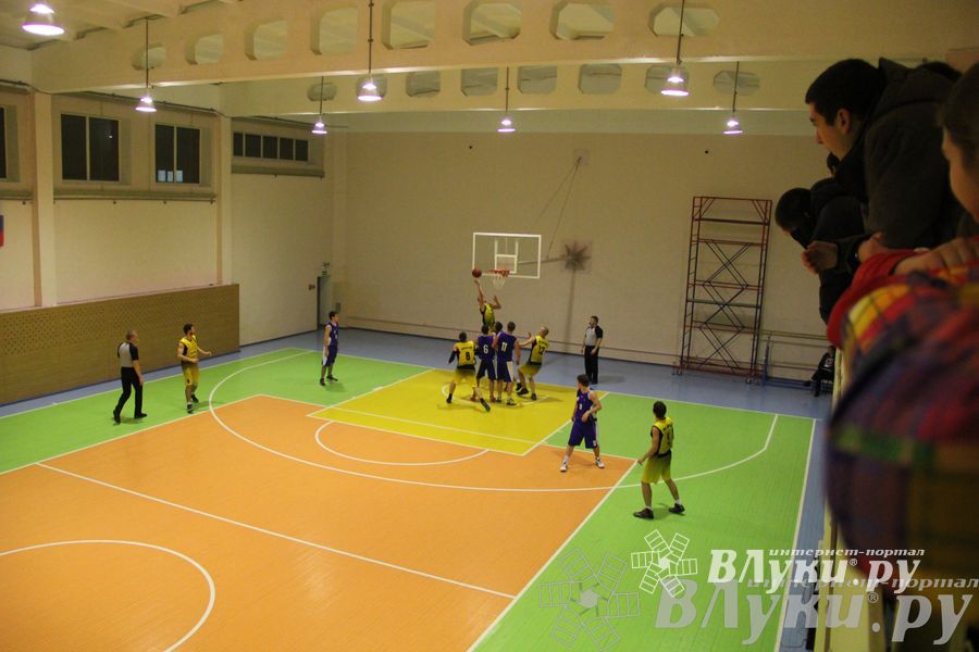 В Великих Луках проходят игры Чемпионата АСБ (фото)