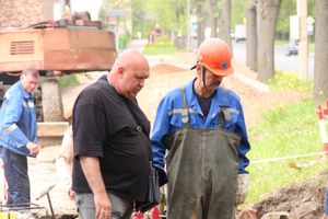 Устранение прорыва водопровода в Великих Луках (ФОТО)