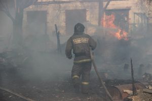 На пожаре в пр. Нелидовском ликвидировали открытое горение (ФОТО)