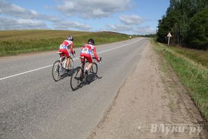 ВЛуки.ру: Состоялся Чемпионат и Первенство России среди девушек по велоспорту в парной гонке.