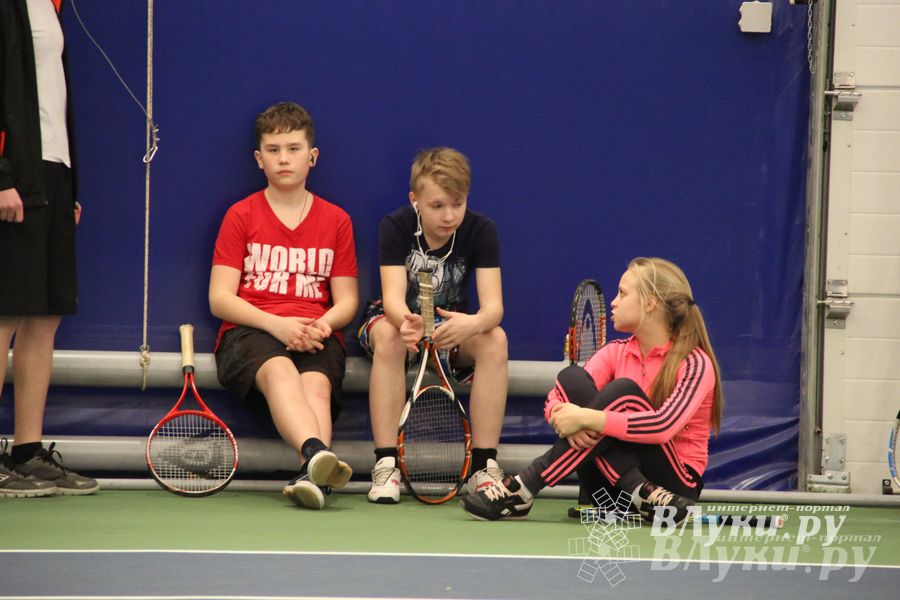 В Великих Луках прошло Первенство по большому теннису (фото)