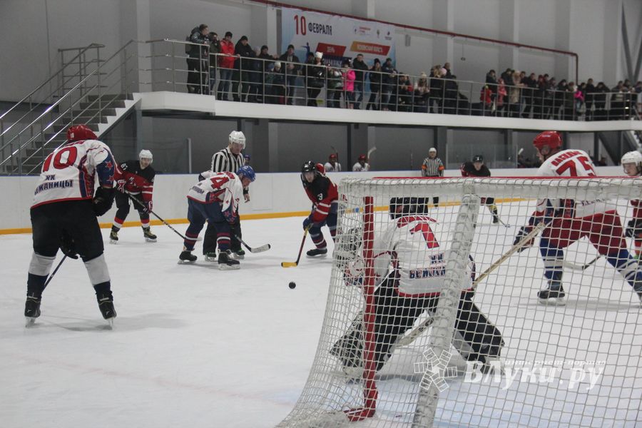В Великих Луках прошёл первый матч Кубка Псковской области по хоккею (ФОТО)