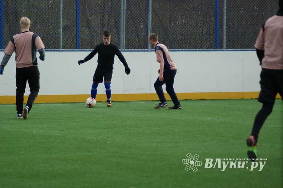 В Великих Луках завершился турнир по дворовому футболу (ФОТО)