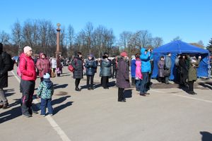 В Великих Луках празднуют День воссоединения Крыма с Россией (ФОТО)