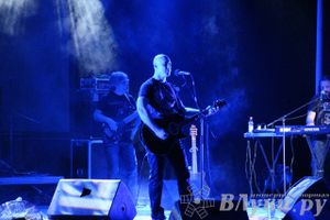 В Великих Луках состоялся концерт Дениса Майданова