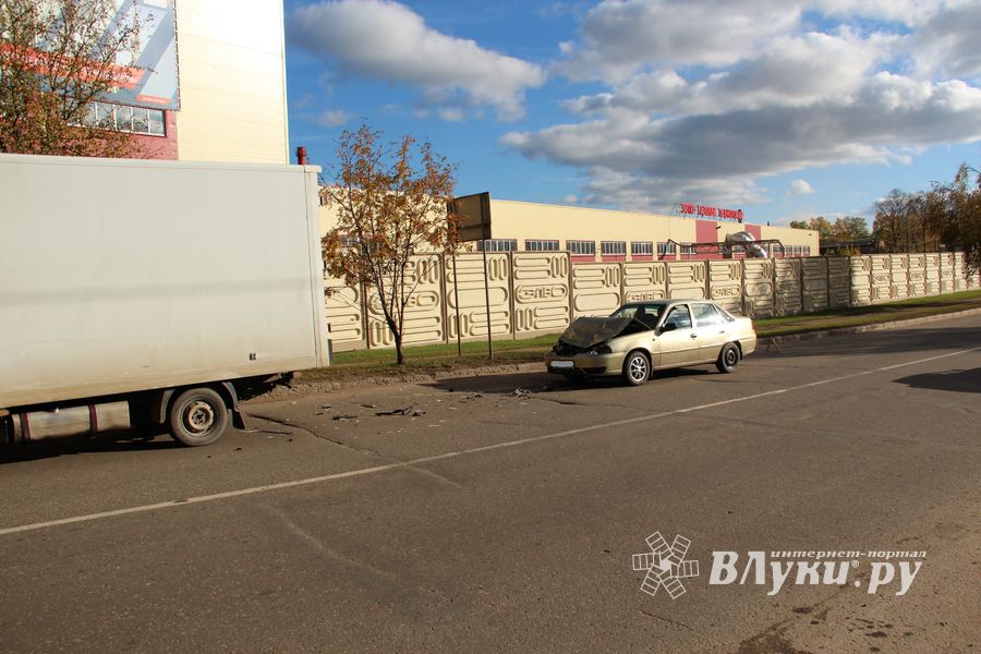 Пр-т Октябрьский не поделили великолучанин и пскович (ФОТО)