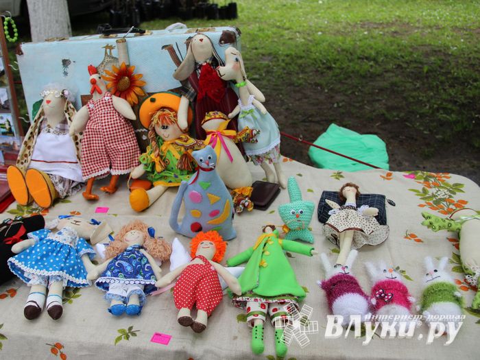 В Пскове проходит 22-ая универсальная выставка (фото)