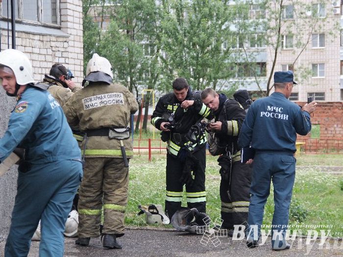 В Великих Луках прошли областные соревнования среди пожарных по спасению пострадавших