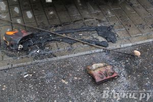 В Великих Луках полностью выгорела Ауди 100 (фото)