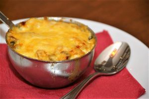 8 марта прекрасных дам приглашают в «Гости»  (ФОТО)