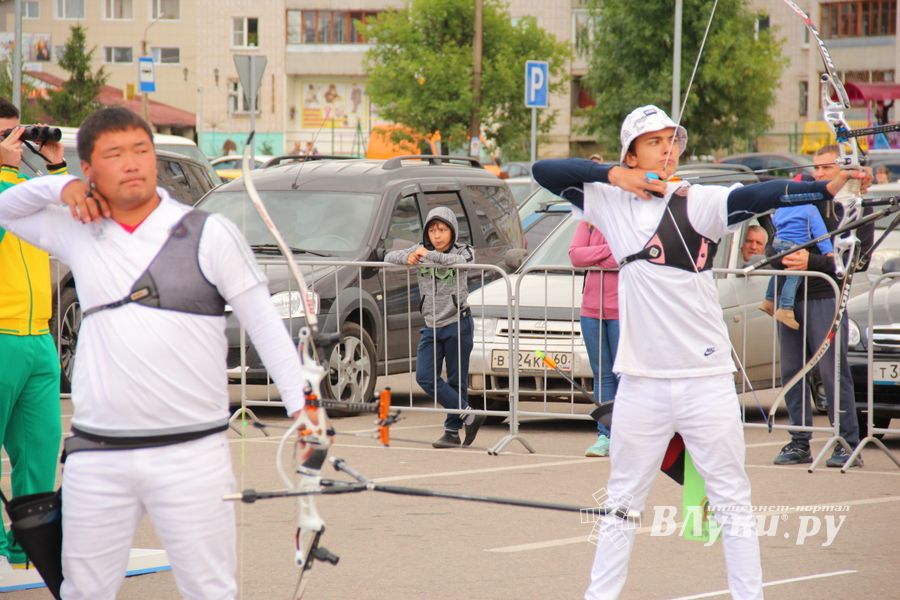 В Великих Луках проходит Чемпионат России по стрельбе из лука (ФОТО)