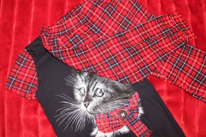 Кот Барон приготовил подарки для женщин