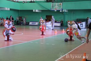 В Великих Луках прошли финальные игры Чемпионата ШБЛ «КЭС-БАСКЕТ» (фото)