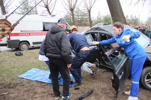 Молодого мужчину с места ДТП на пр-те Гагарина увезла скорая (ФОТО, ВИДЕО)