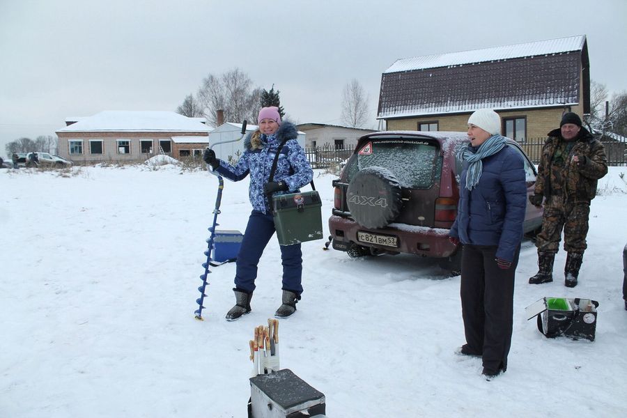 На Пореченском озере прошел Чемпионат города Великие Луки по ловле рыбы на блесну со льда (ФОТО)