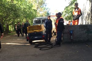 Территорию у детской поликлиники благоустраивают (ФОТО)