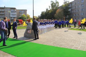 В Великих Луких благоустроили сквер на ул. Жукова (фото)