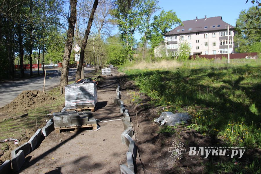 На улицах Дворецкой и Виноградова появится тротуар (ФОТО)