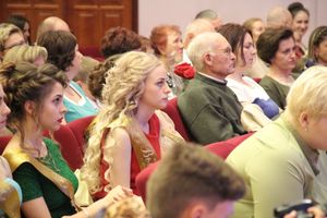 В Великих Луках выпускникам вручили медали «За особые успехи в учении» (ФОТО)