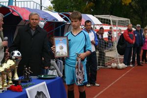 Награждение победителуй турнира по футболу памяти М.Ф. Хренова 