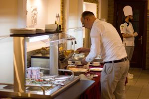 Как новый бизнес поселился в старом здании или История успеха великолучанина (ФОТО)