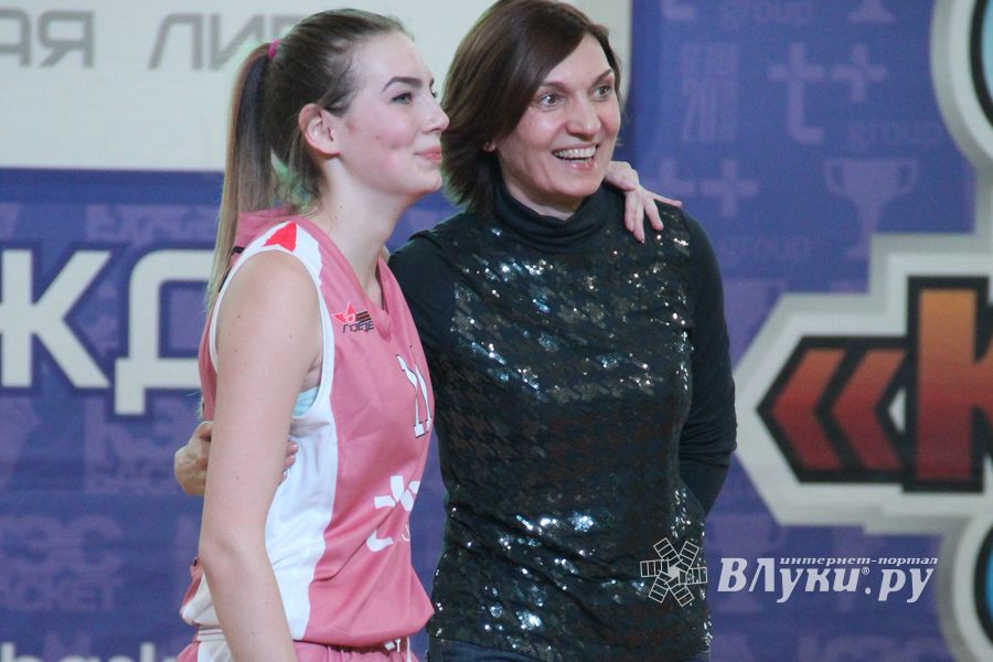 В Великих Луках прошли финальные игры Чемпионата ШБЛ «КЭС-БАСКЕТ» (фото)