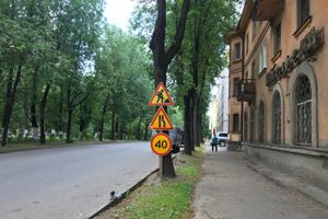 В Великих Луках перерыта дорога (ФОТО)