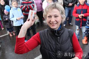 В Великих Луках прошла «Весенняя автоярмарка Великие Луки — 2015» (фото)