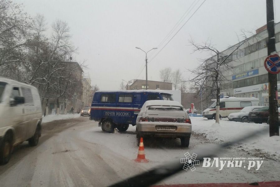 Фотофакт: ДТП на ул. Зверева 