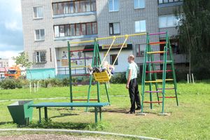 В сквере на Вокзальной обновилась детская площадка (ФОТО)