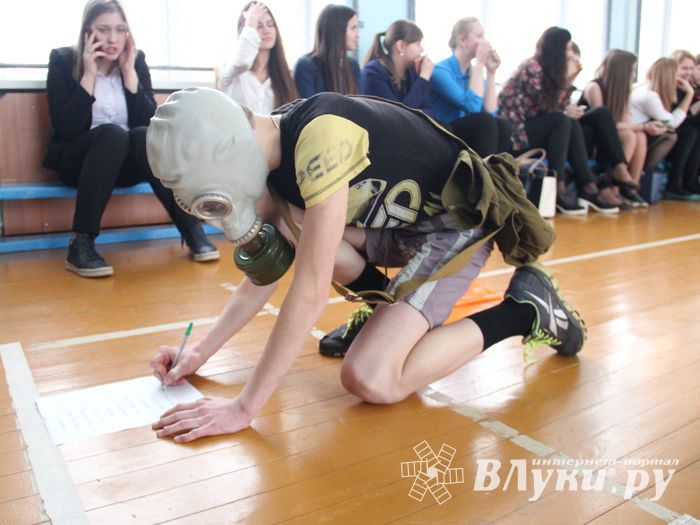 Конкурс «А ну-ка, парни!» прошёл в великолукской гимназии (фото)