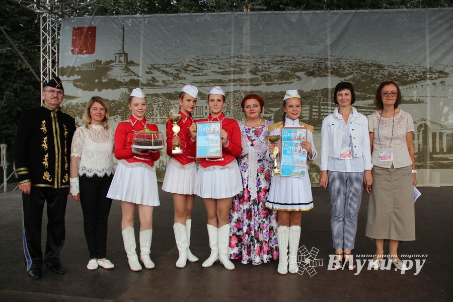 Лучшие мажоретки и барабанщицы награждены (ФОТО)