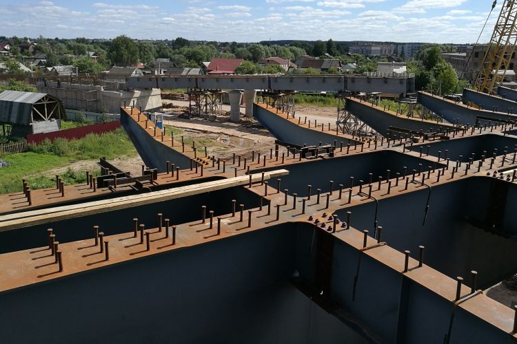 Строители приступили к усилению проезжей части путепровода Великих Лук (ФОТО)