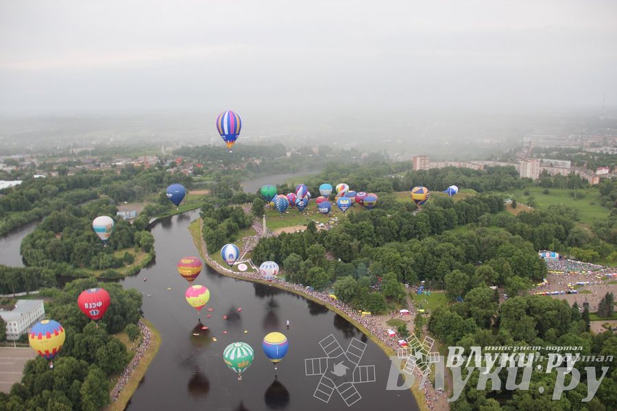 Открытие 18-й Международной встречи воздухоплавателей в Великих Луках