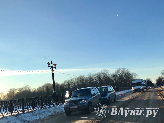 Фотофакт: ДТП на центральном мосту