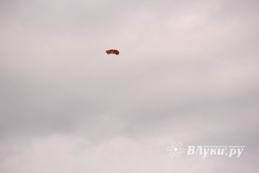 В Великих Луках проходит 7-й Фестиваль авиамодельного спорта (ФОТО)