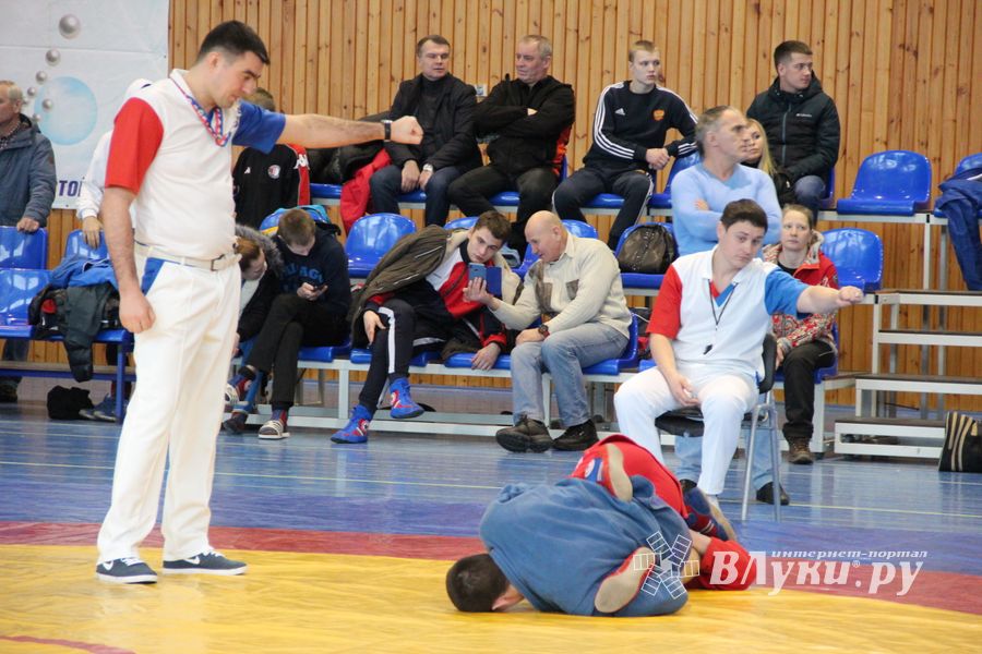 Всероссийские соревнования по самбо проходят в Великих Луках (ФОТО, 0+)