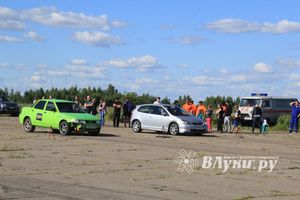 В Великих Луках прошел I этап Открытого чемпионата г. Великие Луки по Drag Racing (фото)